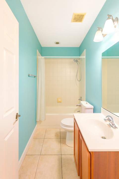 2303 Center Stone Lane, Riviera Beach FL - photo 9 of 11
