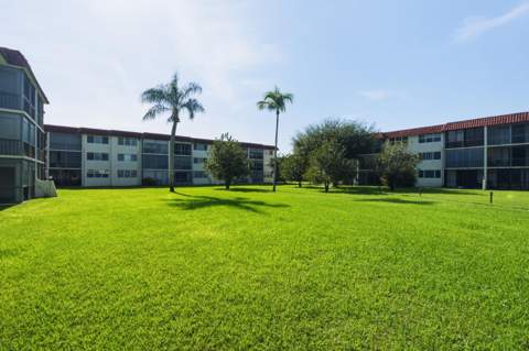 9420 S Hollybrook Lake Drive #304, Pembroke Pines FL - photo 19 of 58