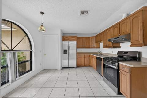 2252 SE McMaster Street, Port St. Lucie FL - photo 8 of 61