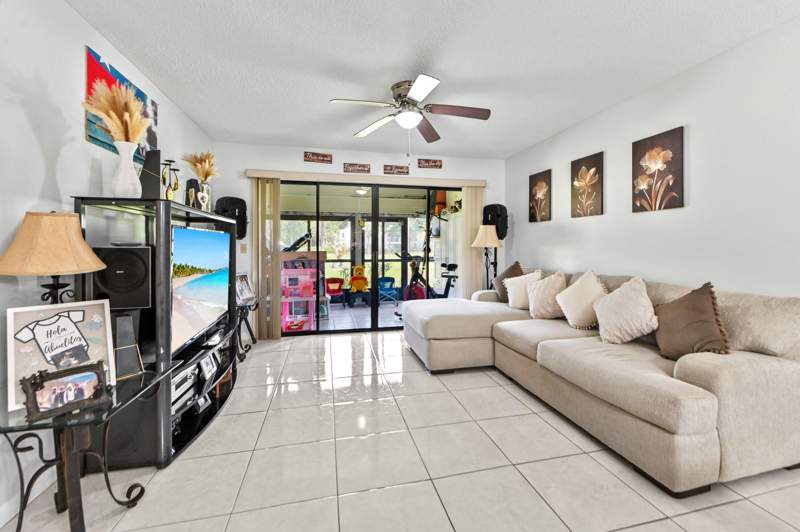 2 bedroom Condominium at 3385 Lucerne Park Drive, Park Pointe, Greenacres — photo 4