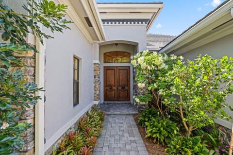 8977 Stone Pier Drive, Boynton Beach FL - photo 6 of 92