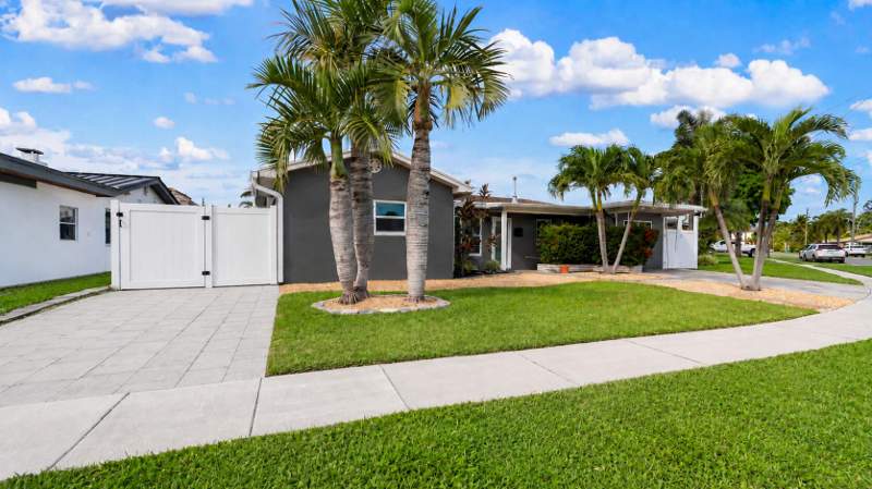 3 bedroom Single Family Residence at 935 Nautilus Isle, Shelter Islands 43-6 B, Dania Beach — photo 3