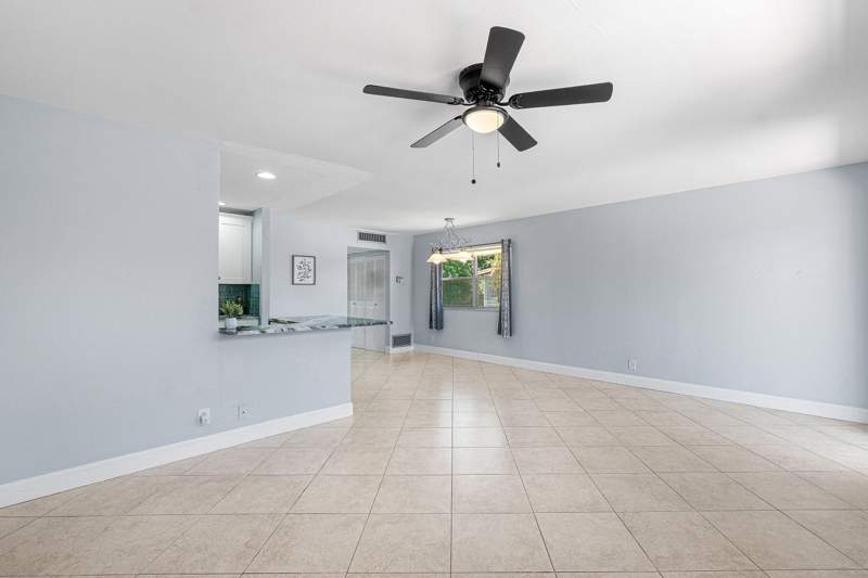 1 bedroom Condominium at 566 Saxony L, KINGS POINT SAXONY CONDOS, Delray Beach — photo 4