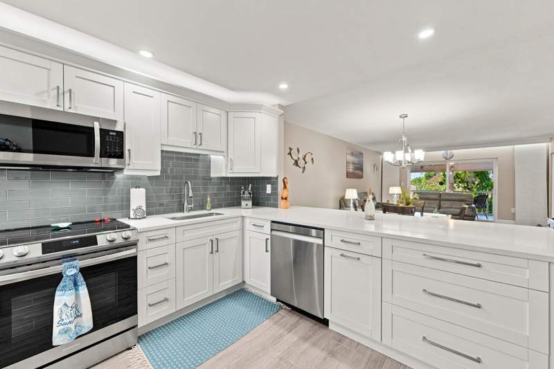 2 bedroom Condominium at 4629 Poinciana Street #304, Poinciana-By-The-Sea Condo, Lauderdale-By-The-Sea — photo 2