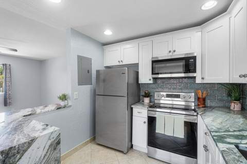566 Saxony L, Delray Beach FL - photo 9 of 48
