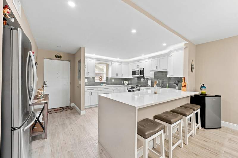 2 bedroom Condominium at 4629 Poinciana Street #304, Poinciana-By-The-Sea Condo, Lauderdale-By-The-Sea — photo 5