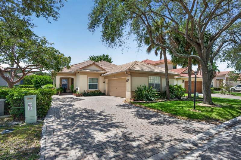 4 bedroom Single Family Residence at 11026 NW 62nd Court, Parkland Isles, Parkland — photo 2