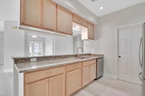 7340 Pine Creek Way, Port St. Lucie FL - photo 18 of 48