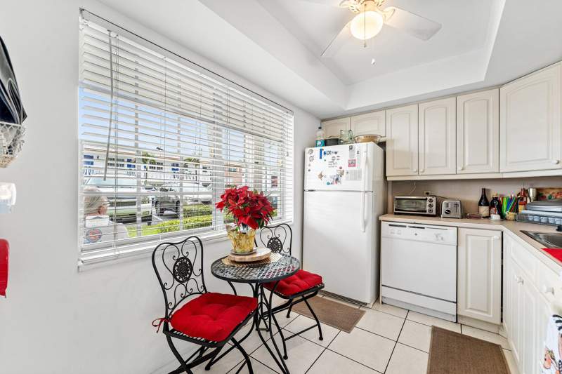 2 bedroom Stock Cooperative at 5505 N Ocean Boulevard #15-103, Colonial Ridge Corp, Ocean Ridge — photo 5