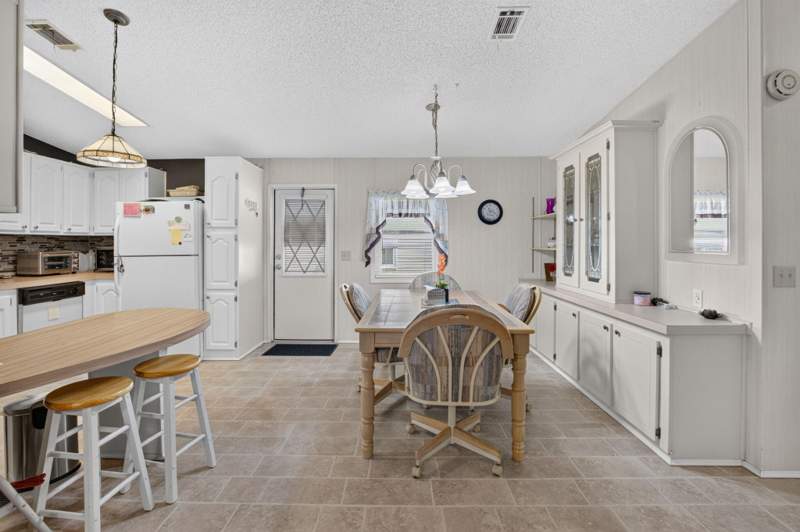 2 bedroom Manufactured Home at 51003 Galina Bay, Jamaica Bay Mobile Home Co Op, Boynton Beach — photo 4