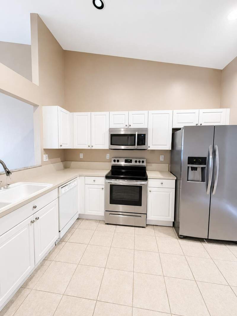2 bedroom Single Family Residence at 2401 E Aragon Boulevard #5, Regency Homes At Sunrise, Sunrise — photo 3
