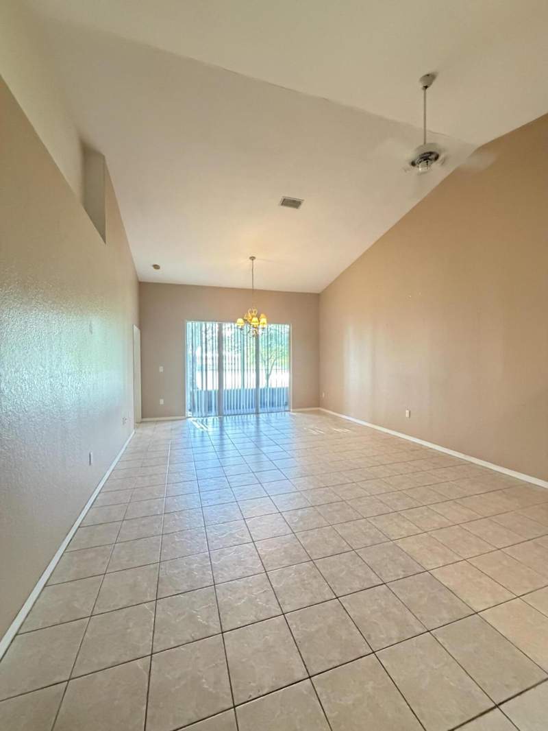 2 bedroom Single Family Residence at 2401 E Aragon Boulevard #5, Regency Homes At Sunrise, Sunrise — photo 5