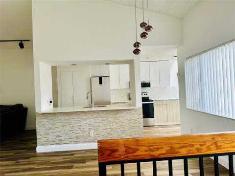 8142 NW 17th Manor, Plantation FL - photo 9 of 16