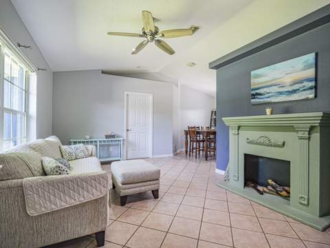 6704 Hulda Drive, Fort Pierce FL - photo 9 of 41