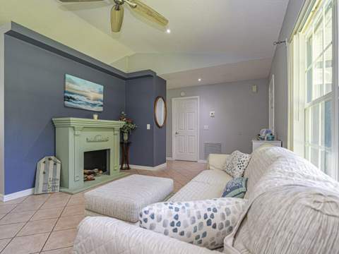 6704 Hulda Drive, Fort Pierce FL - photo 11 of 41