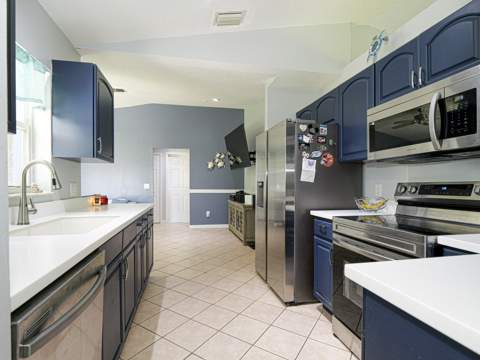6704 Hulda Drive, Fort Pierce FL - photo 13 of 41