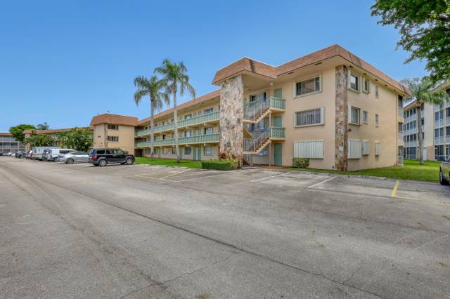 400 VILLAGE GREEN Circle #117, home for sale in Palm Springs