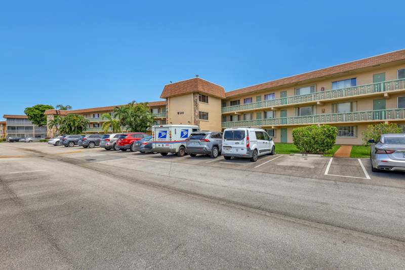 1 bedroom Condominium at 400 Village Green Circle #117, Village Green Windsor Condo, Palm Springs — photo 3