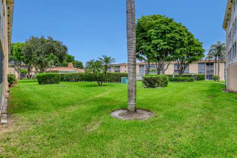 400 Village Green Circle #117, Palm Springs FL - photo 15 of 19