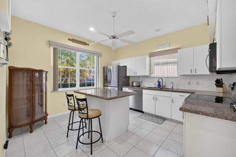 521 NW Galatone Court, Port St. Lucie FL - photo 7 of 31