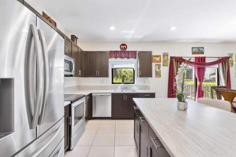 4721 Santa Cruz Way, Davie FL - photo 11 of 48