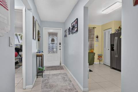 4450 Lucerne Villas Lane, Lake Worth FL - photo 13 of 44