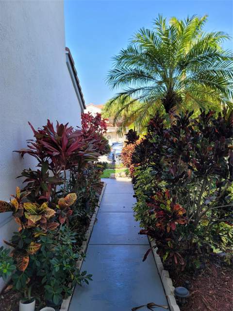 8117 Pelican Harbour Drive, Lake Worth FL - photo 11 of 93