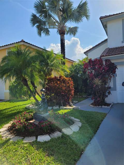 8117 Pelican Harbour Drive, Lake Worth FL - photo 17 of 93