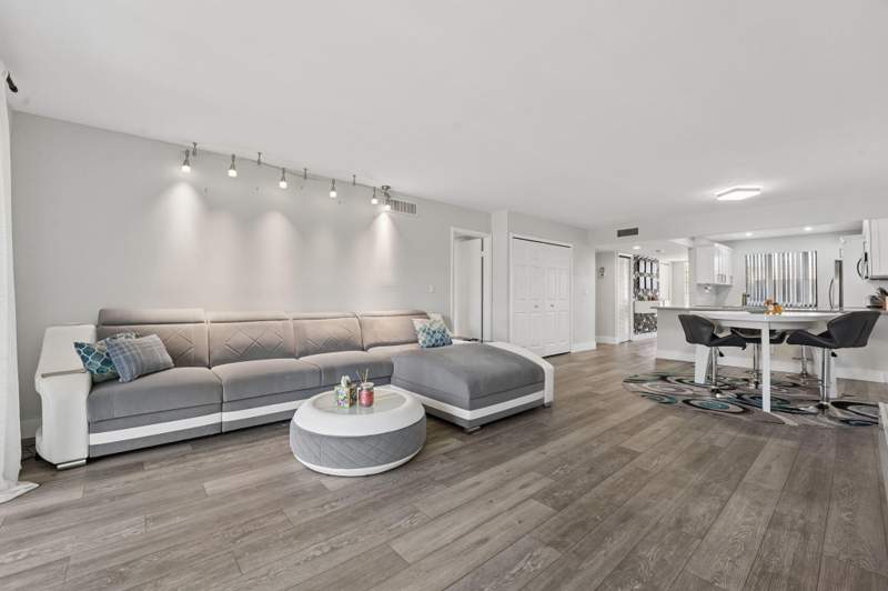 2 bedroom Condominium at 327 LAKEVIEW Drive #203, RACQUET CLUB APARTMENTS AT, Weston — photo 1