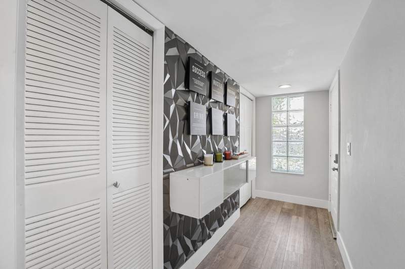 2 bedroom Condominium at 327 LAKEVIEW Drive #203, RACQUET CLUB APARTMENTS AT, Weston — photo 4