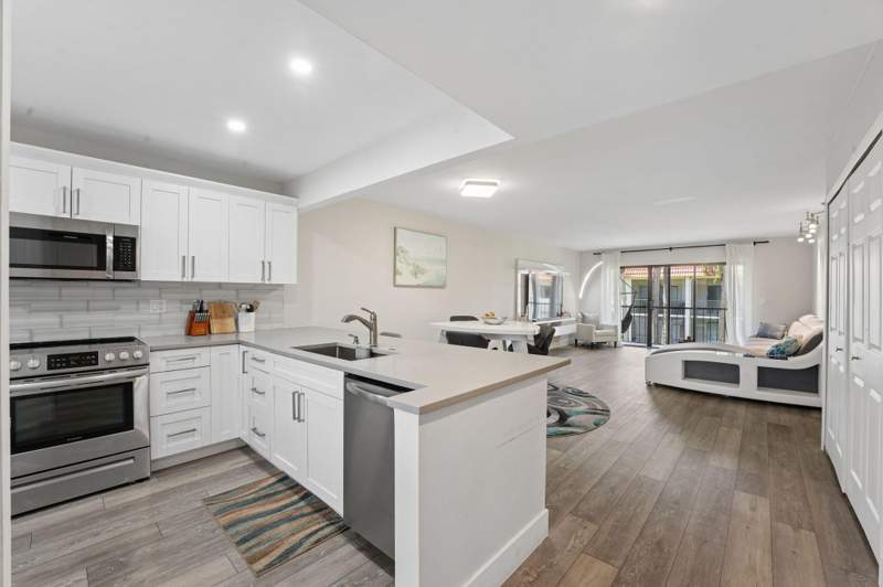 2 bedroom Condominium at 327 LAKEVIEW Drive #203, RACQUET CLUB APARTMENTS AT, Weston — photo 5