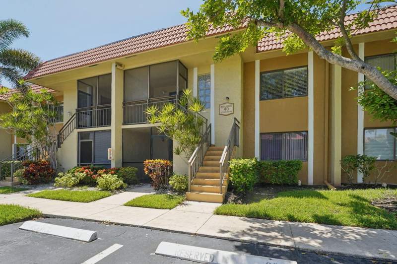 2 bedroom Condominium at 327 LAKEVIEW Drive #203, RACQUET CLUB APARTMENTS AT, Weston — photo 2