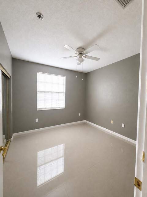 2401 E Aragon Boulevard #5, Sunrise FL - photo 7 of 13