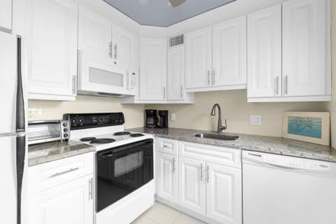 209 Ventnor M #209, Deerfield Beach FL - photo 10 of 46