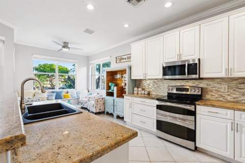 8343 Genova Way, Lake Worth FL - photo 16 of 48