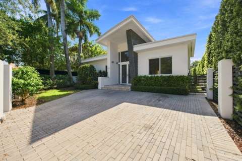 121 S Gordon Road, gated community for sale in Fort Lauderdale