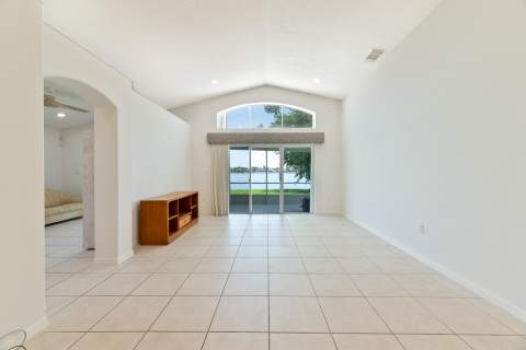 19200 NW 24th Court, Pembroke Pines FL - photo 6 of 46