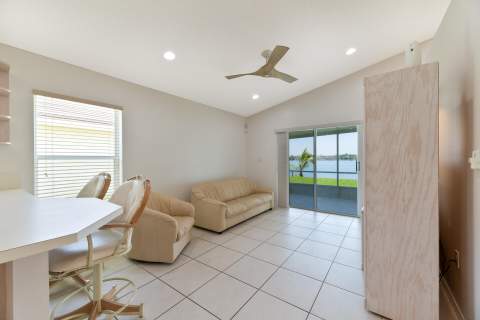 19200 NW 24th Court, Pembroke Pines FL - photo 8 of 46