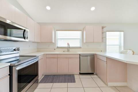 19200 NW 24th Court, Pembroke Pines FL - photo 9 of 46