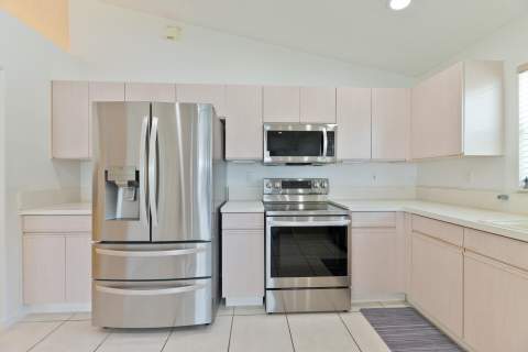19200 NW 24th Court, Pembroke Pines FL - photo 10 of 46