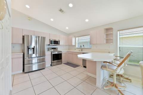 19200 NW 24th Court, Pembroke Pines FL - photo 11 of 46