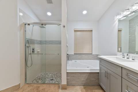 19200 NW 24th Court, Pembroke Pines FL - photo 13 of 46