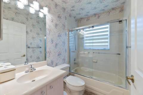19200 NW 24th Court, Pembroke Pines FL - photo 24 of 46