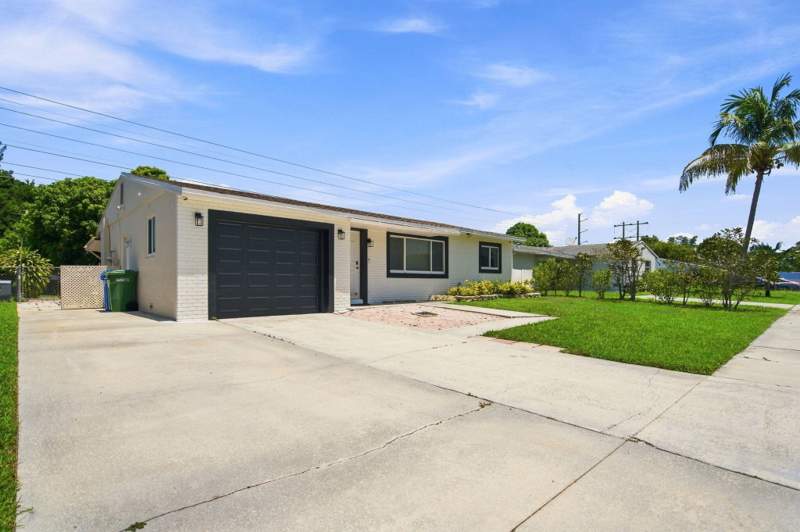 3 bedroom Single Family Residence at 7741 SW 1st Street, Oriole-Margate Sec 5, Margate — photo 3