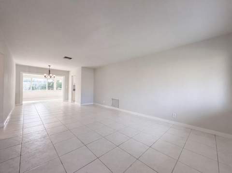 4360 NW 12th Drive, Deerfield Beach FL - photo 7 of 24