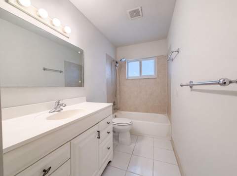 4360 NW 12th Drive, Deerfield Beach FL - photo 10 of 24