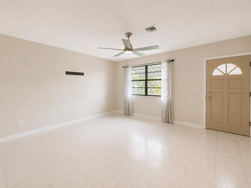 3 bedroom Single Family Residence at 6960 SW 18th Court, Springbank Park Sec 2, North Lauderdale — photo 5