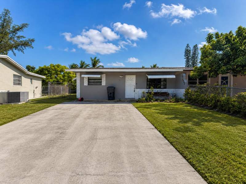 3 bedroom Single Family Residence at 6960 SW 18th Court, Springbank Park Sec 2, North Lauderdale — photo 2