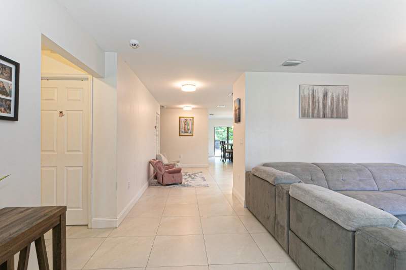 3 bedroom Single Family Residence at 5803 Lime Road, ROYAL PALM ESTATES 3, West Palm Beach — photo 5
