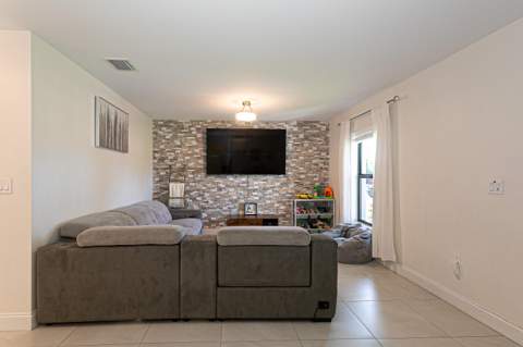 5803 Lime Road, West Palm Beach FL - photo 6 of 35